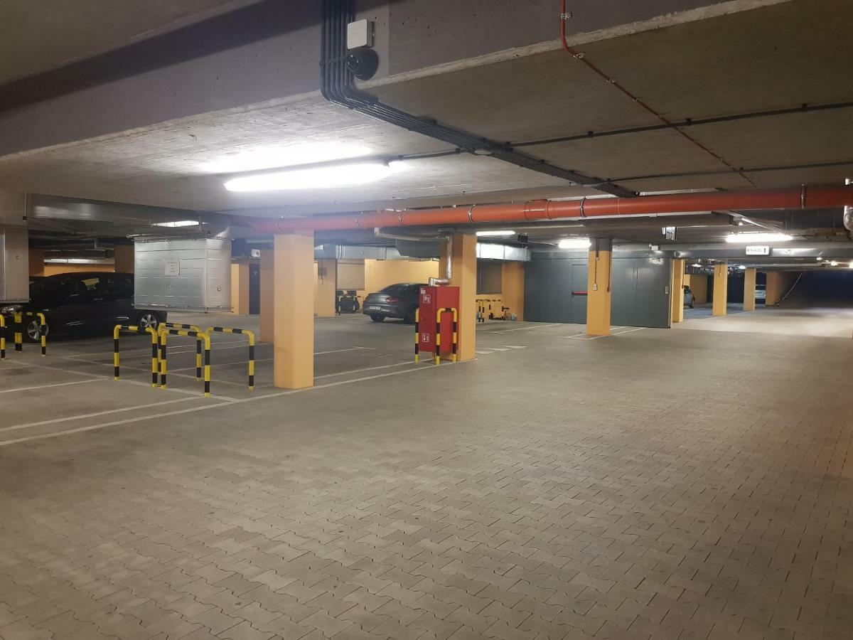 Garden Apartment Cracow- Shopping Mall 1Min, Underground Parking, Family Friendly, City Center クラクフ エクステリア 写真