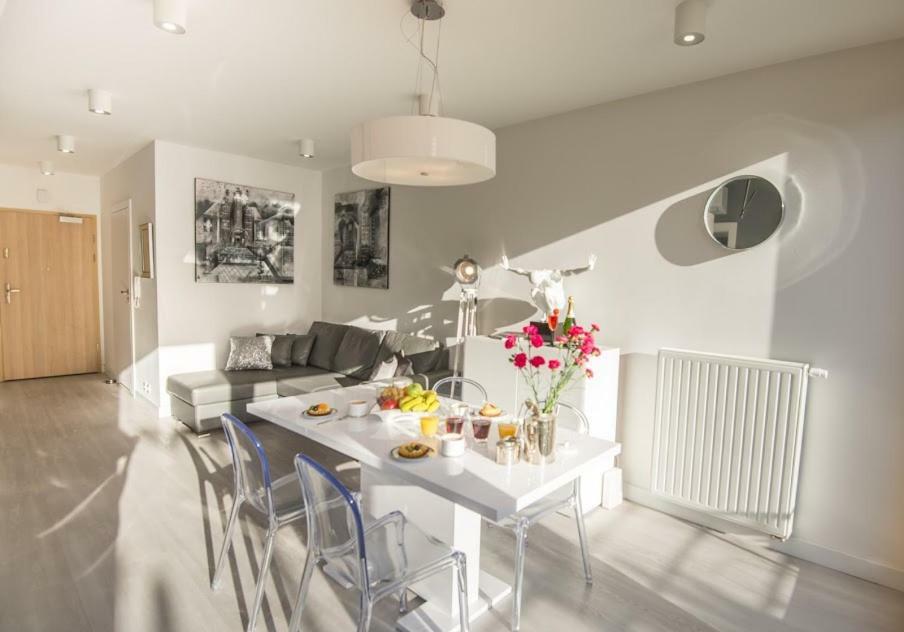 Garden Apartment Cracow- Shopping Mall 1Min, Underground Parking, Family Friendly, City Center クラクフ エクステリア 写真